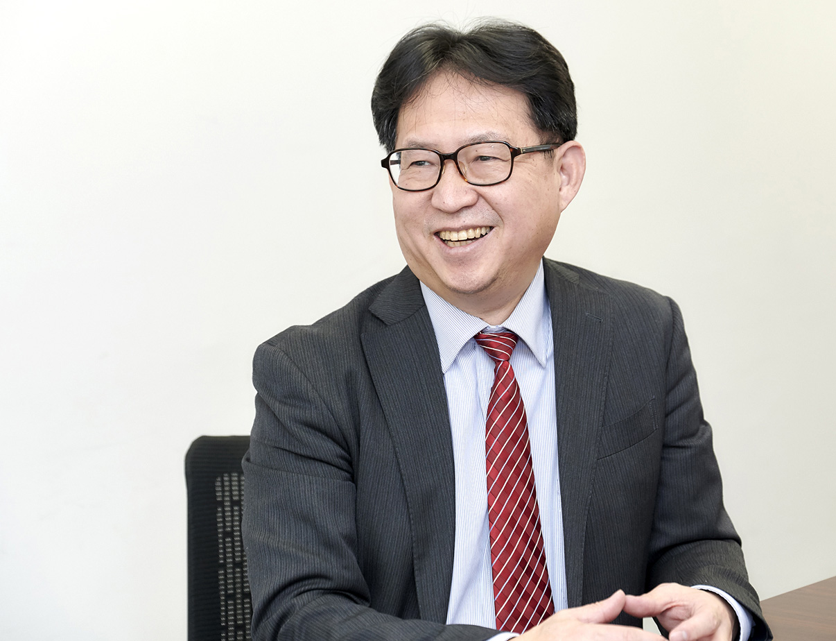 岩本 隆氏