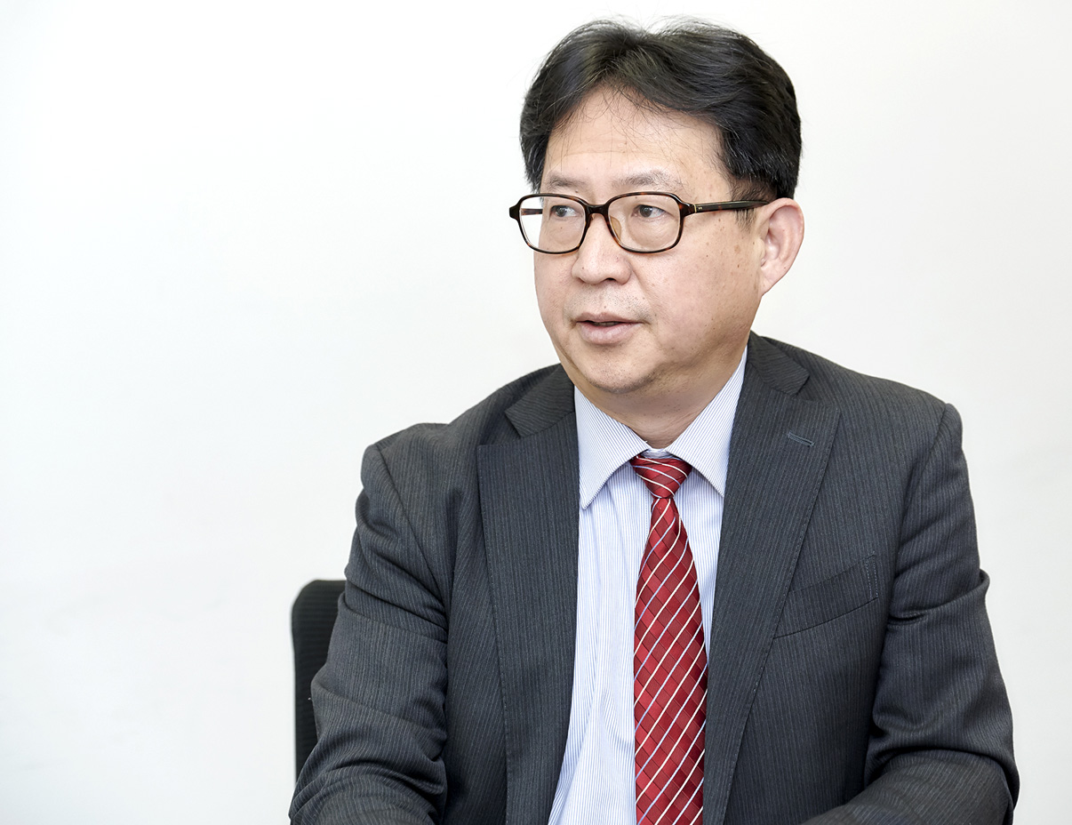 岩本 隆氏